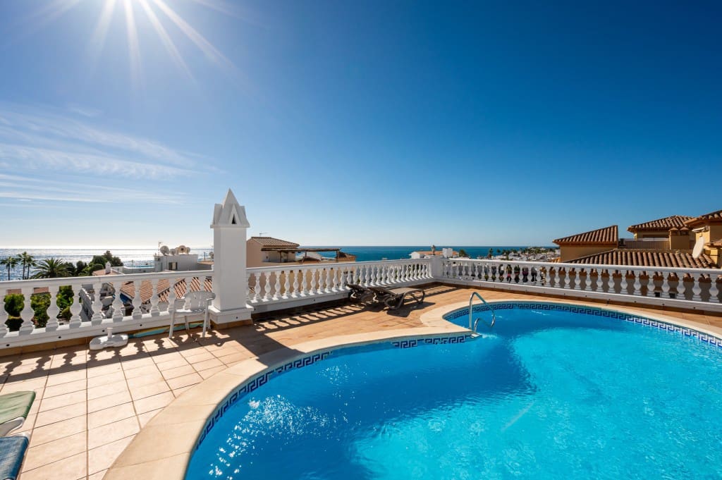 2 sovrum Lägenhet till salu i Nerja med pool - 360 000 € (Ref: 9340969)