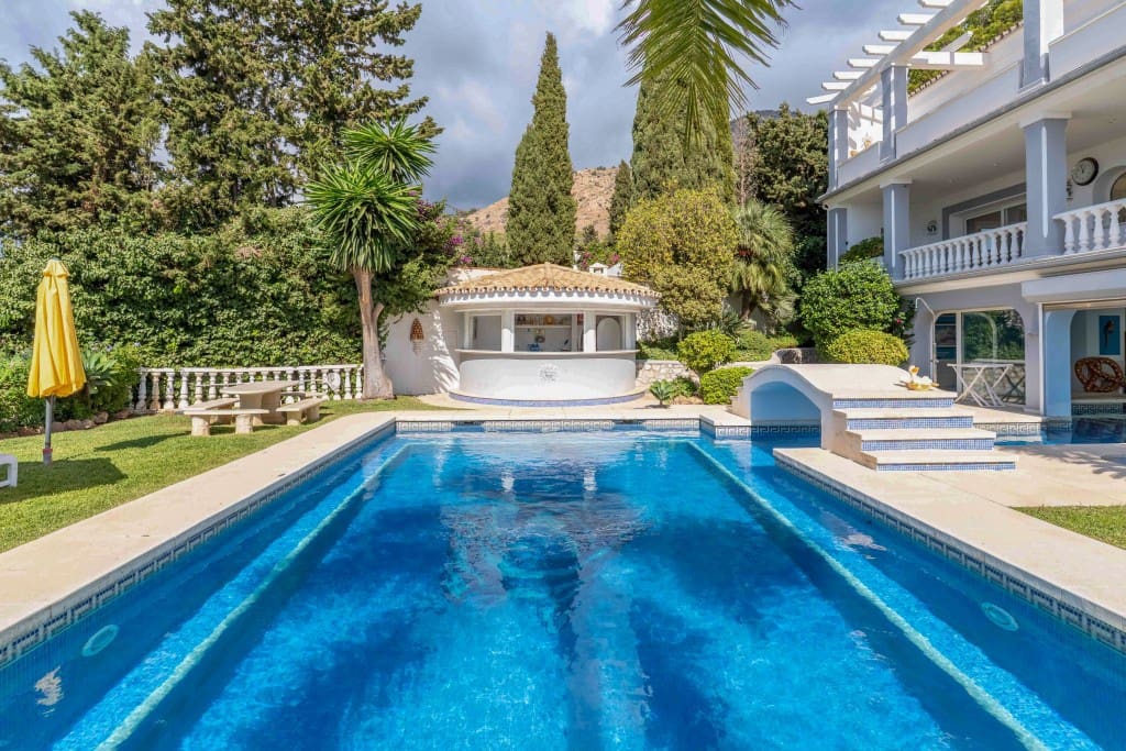 5 slaapkamer Villa te koop in La Capellania met zwembad garage - € 2.595.000 (Ref: 9349037)