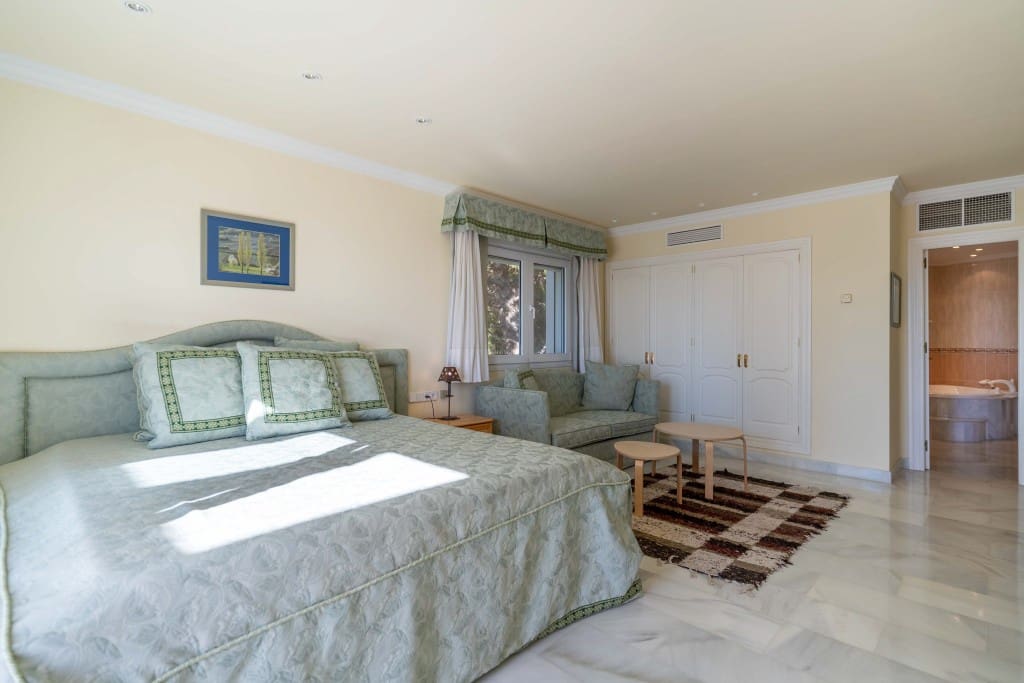 5 slaapkamer Villa te koop in La Capellania met zwembad garage - € 2.595.000 (Ref: 9349037)