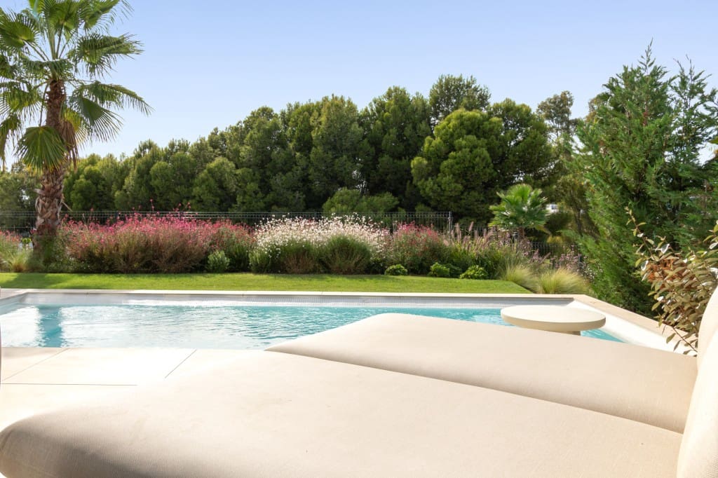 4 slaapkamer Halfvrijstaande villa te koop in Marbella met zwembad garage - € 2.095.000 (Ref: 9349038)