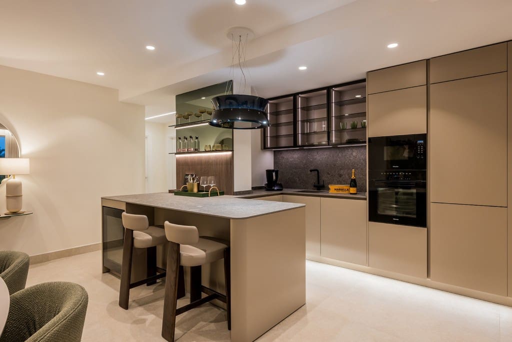 3 slaapkamer Appartement te koop in Estepona met zwembad garage - € 1.995.000 (Ref: 9349040)