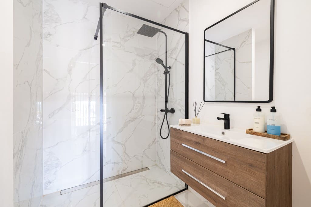 3 soverom Penthouse til salgs i Nueva Andalucia med svømmebasseng garasje - € 1 145 000 (Ref: 9349042)