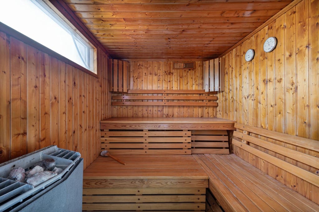 3 soverom Penthouse til salgs i Nueva Andalucia med svømmebasseng garasje - € 1 145 000 (Ref: 9349042)