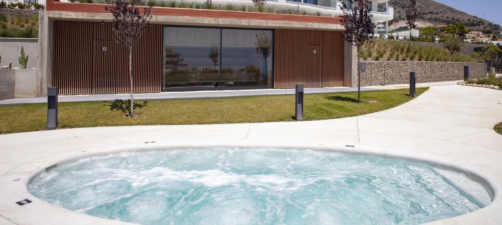 2 bedroom Apartment for sale in Benalmadena with pool garage - € 699,000 (Ref: 9349043)