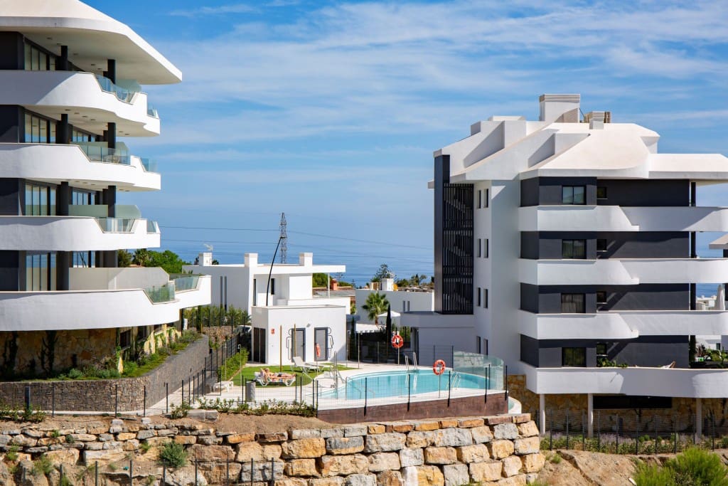 2 bedroom Apartment for sale in Benalmadena with pool garage - € 699,000 (Ref: 9349043)