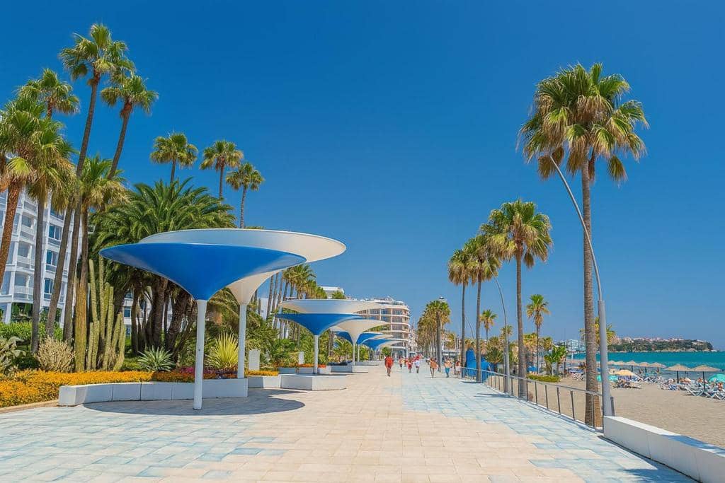 1 chambre Appartement à vendre à Estepona avec piscine garage - 330 000 € (Ref: 9349044)