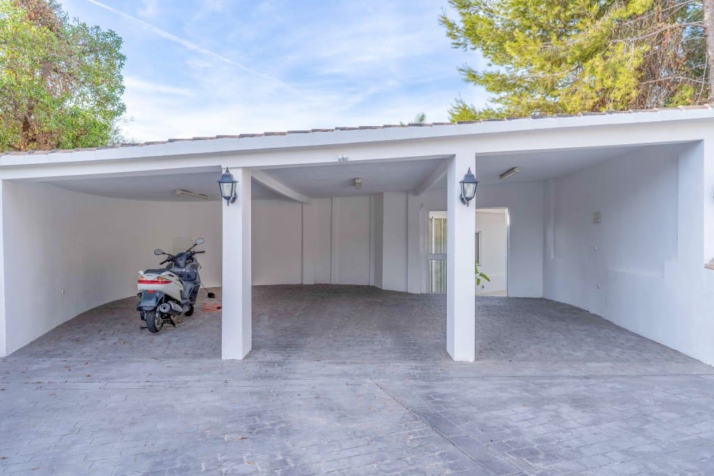 4 soveværelse Villa til salg i Mijas Costa med swimmingpool garage - € 1.795.000 (Ref: 9358910)