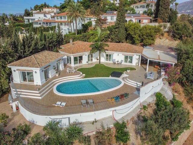 4 soveværelse Villa til salg i Mijas Costa, Mijas med swimmingpool garage - € 1.795.000 (Ref: 9358910)