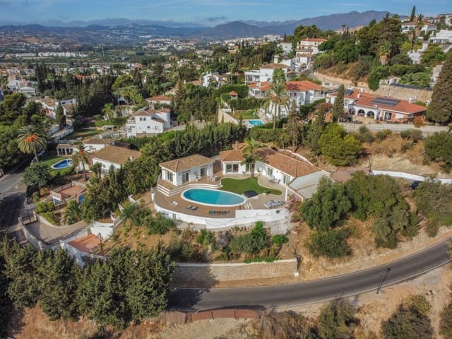 4 soveværelse Villa til salg i Mijas Costa, Mijas med swimmingpool garage - € 1.795.000 (Ref: 9358910)
