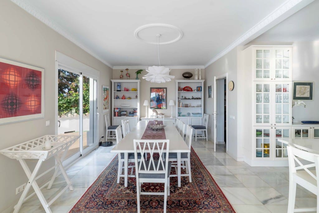 4 soveværelse Villa til salg i Mijas Costa med swimmingpool garage - € 1.795.000 (Ref: 9358910)