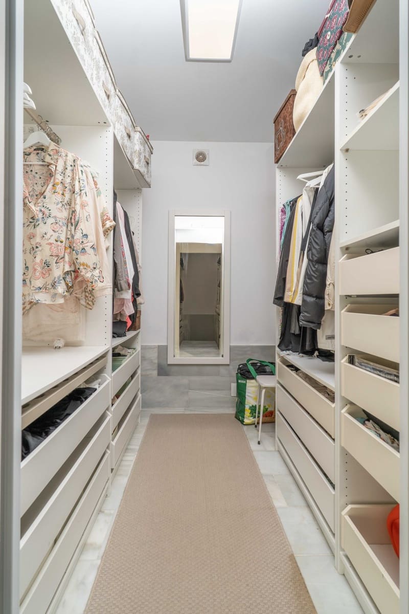 4 soveværelse Villa til salg i Mijas Costa med swimmingpool garage - € 1.795.000 (Ref: 9358910)