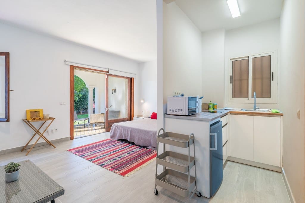 1 makuuhuone Huoneisto myytävänä paikassa Estepona mukana uima-altaan - 225 000 € (Ref: 9361971)