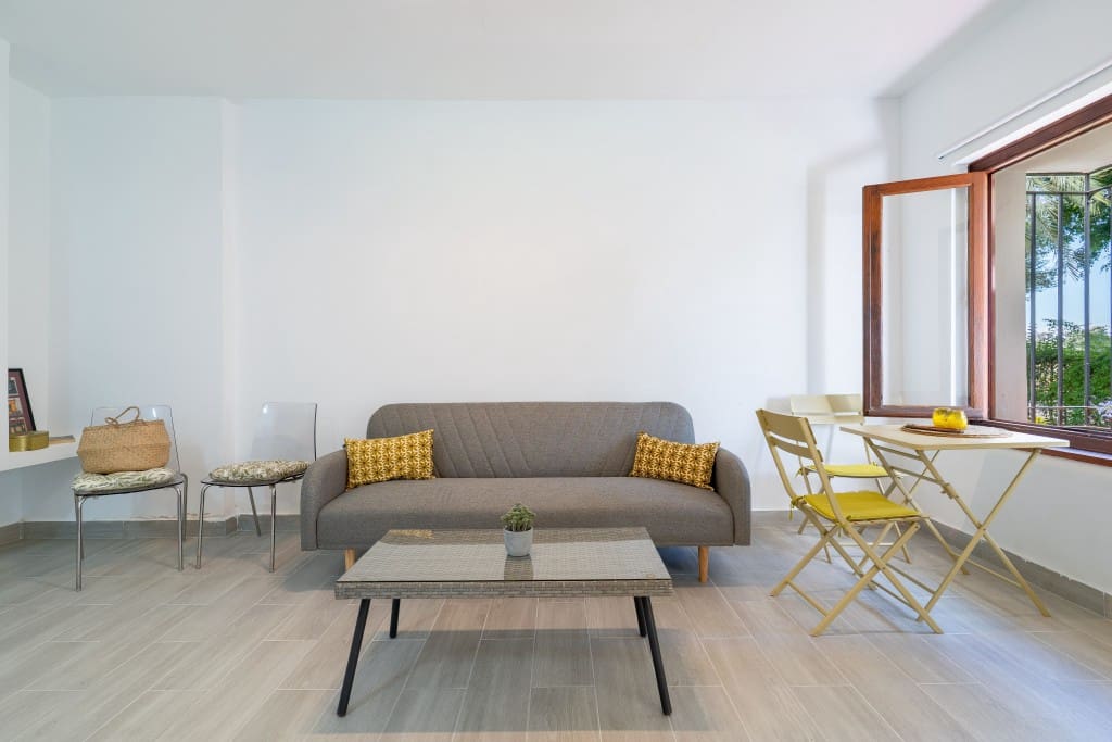 1 makuuhuone Huoneisto myytävänä paikassa Estepona mukana uima-altaan - 225 000 € (Ref: 9361971)