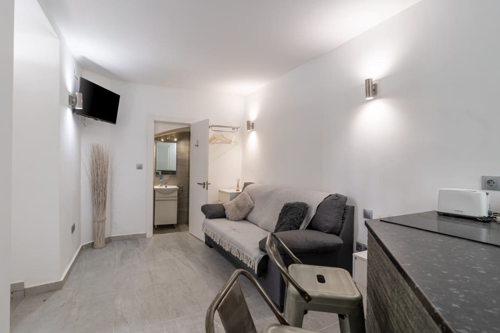 2 slaapkamer Huis te koop in Estepona - € 920.000 (Ref: 9361972)