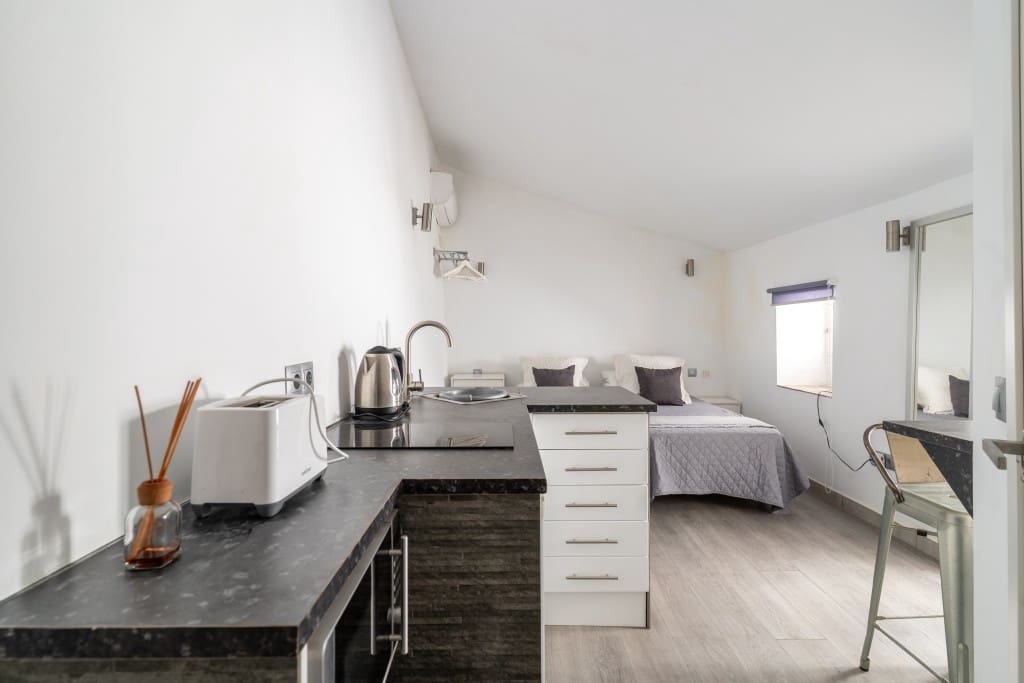 2 slaapkamer Huis te koop in Estepona - € 920.000 (Ref: 9361972)