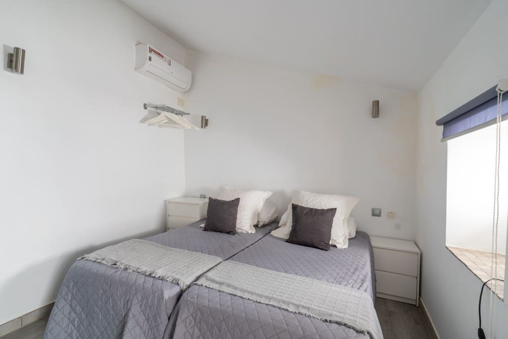 2 slaapkamer Huis te koop in Estepona - € 920.000 (Ref: 9361972)