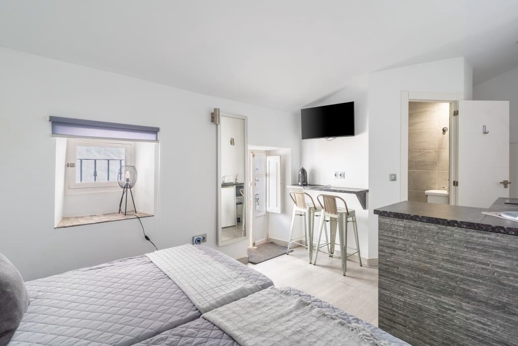 2 slaapkamer Huis te koop in Estepona - € 920.000 (Ref: 9361972)