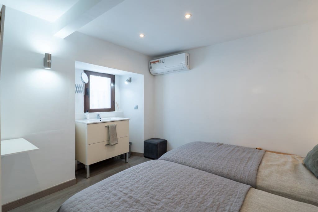 2 slaapkamer Huis te koop in Estepona - € 920.000 (Ref: 9361972)