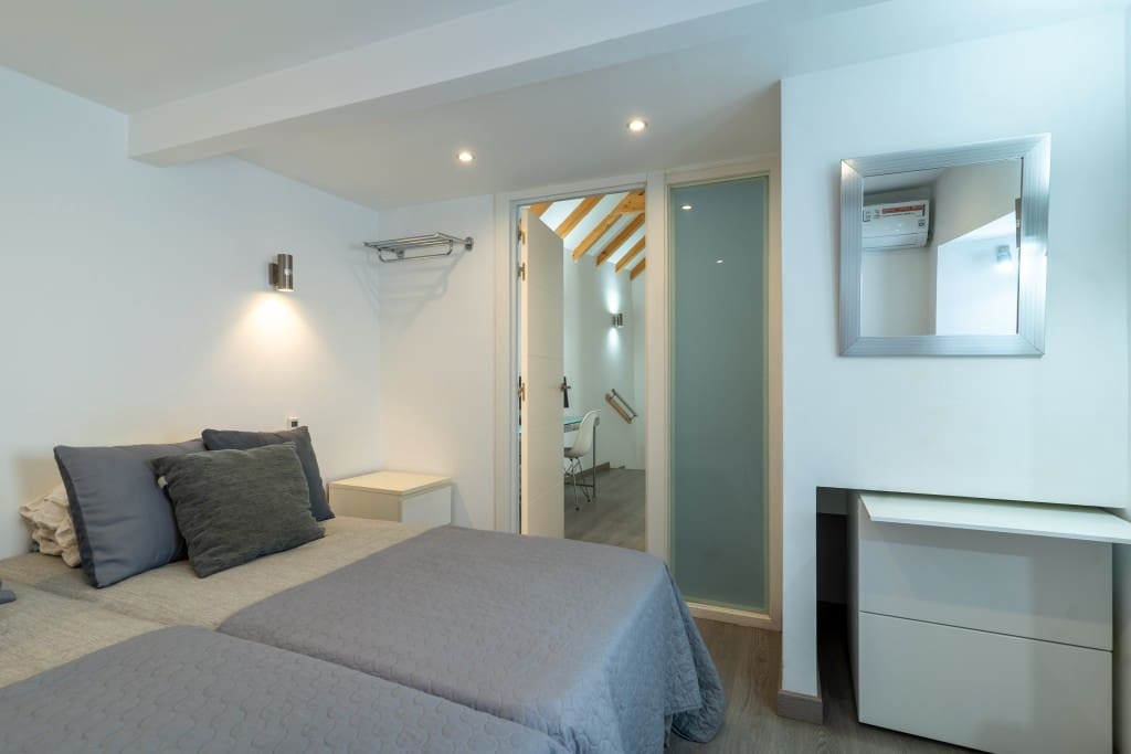 2 slaapkamer Huis te koop in Estepona - € 920.000 (Ref: 9361972)