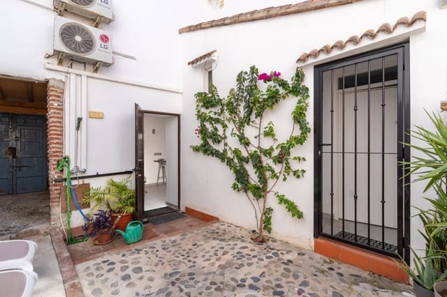 2 slaapkamer Huis te koop in Estepona - € 920.000 (Ref: 9361972)