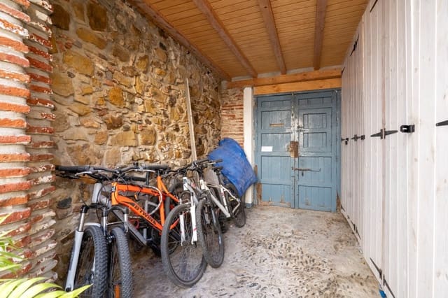 2 slaapkamer Huis te koop in Estepona - € 920.000 (Ref: 9361972)