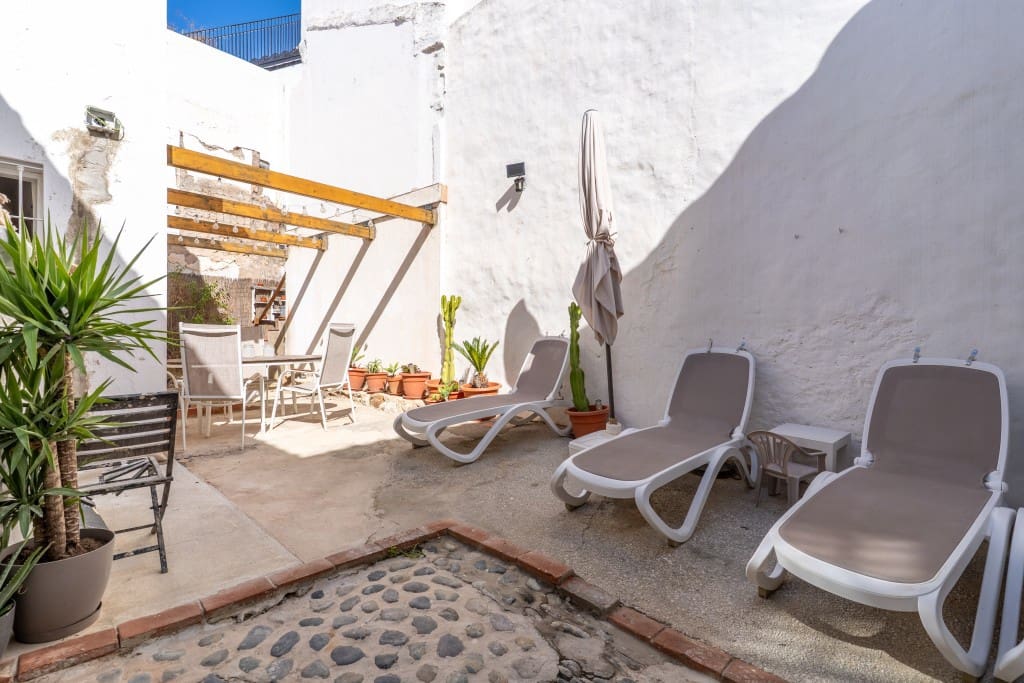 2 slaapkamer Huis te koop in Estepona - € 920.000 (Ref: 9361972)