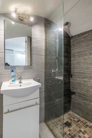 2 slaapkamer Huis te koop in Estepona - € 920.000 (Ref: 9361972)