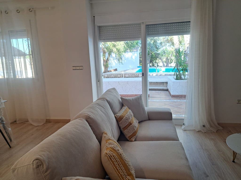 5 soveværelse Villa til salg i Alicante by med swimmingpool - € 370.000 (Ref: 9361974)