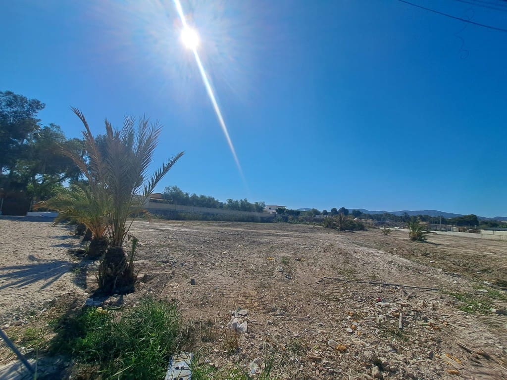 5 soveværelse Villa til salg i Alicante by med swimmingpool - € 370.000 (Ref: 9361974)