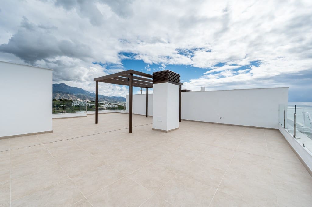 2 soveværelse Penthouse til salg i Nerja med swimmingpool - € 682.900 (Ref: 9371769)