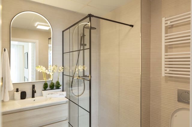 2 soverom Penthouse til salgs i Nerja med svømmebasseng - € 682 900 (Ref: 9371769)