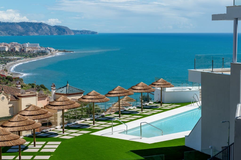 2 soveværelse Penthouse til salg i Nerja med swimmingpool - € 682.900 (Ref: 9371769)