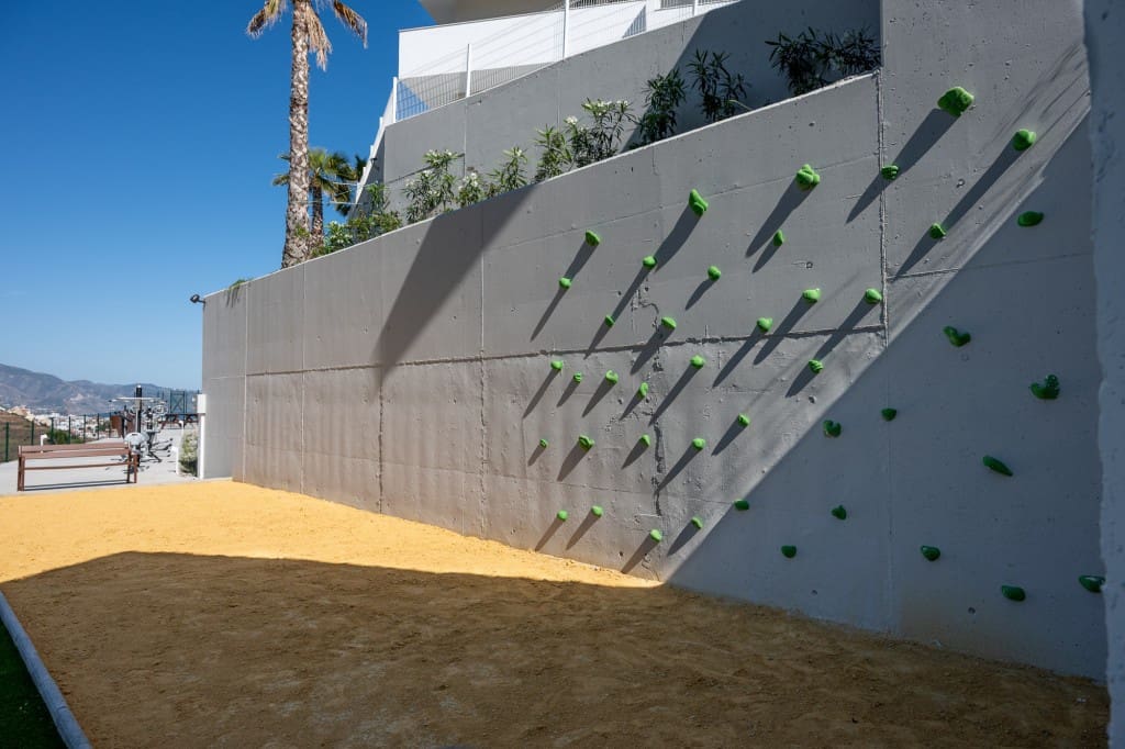 2 soveværelse Penthouse til salg i Nerja med swimmingpool - € 682.900 (Ref: 9371769)