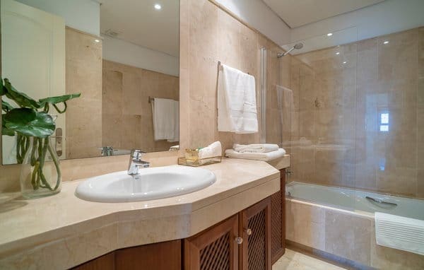 3 soveværelse Lejlighed til salg i Sotogrande med swimmingpool garage - € 550.000 (Ref: 9371770)