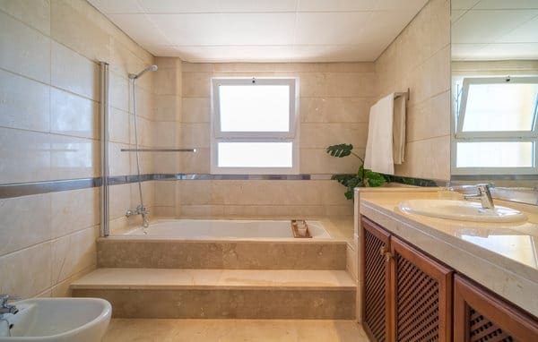 3 soveværelse Lejlighed til salg i Sotogrande, San Roque med swimmingpool garage - € 550.000 (Ref: 9371770)