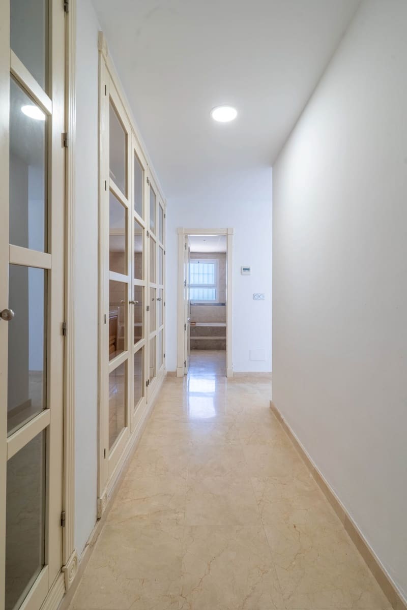 3 soveværelse Lejlighed til salg i Sotogrande med swimmingpool garage - € 550.000 (Ref: 9371770)