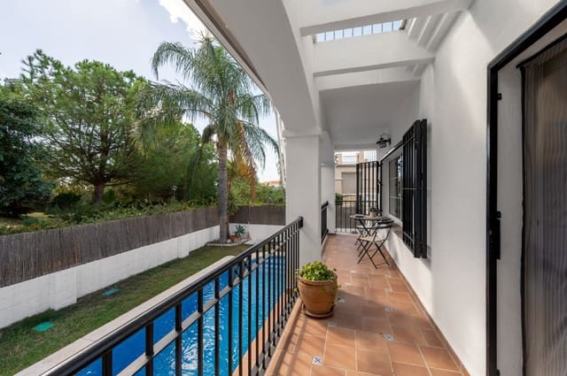 5 soverom Villa til salgs i Torrequebrada, Benalmádena med svømmebasseng garasje - € 995 000 (Ref: 9371771)