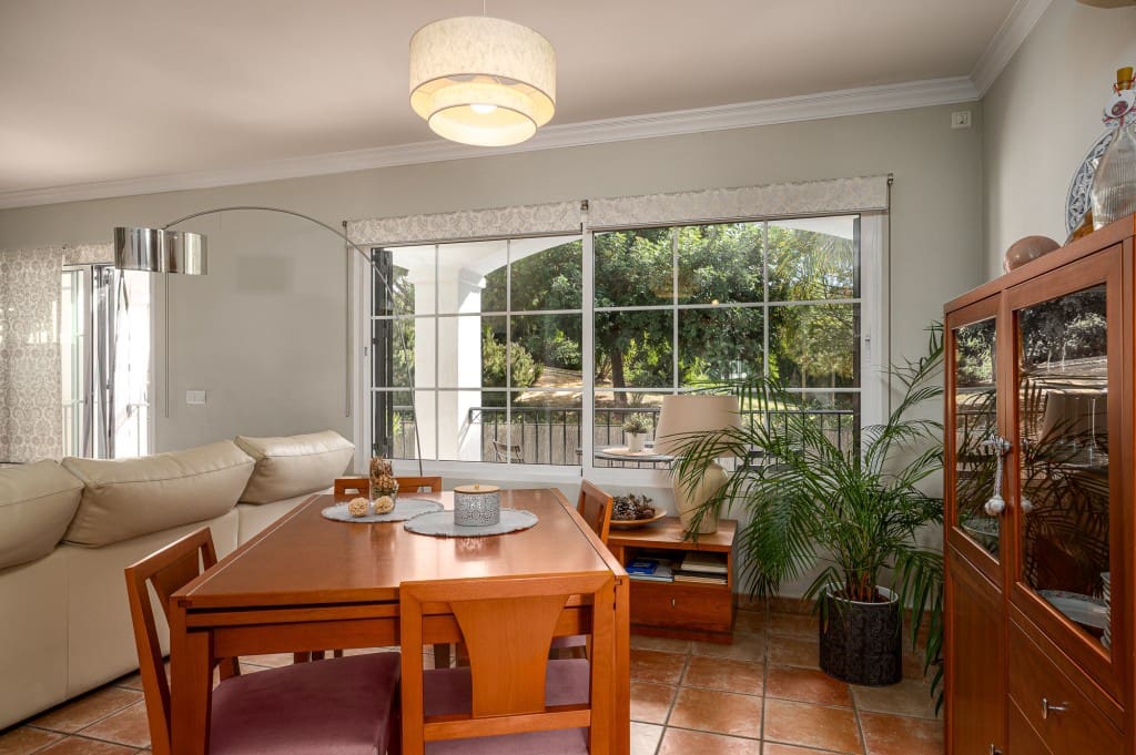 5 sypialnia Willa na sprzedaż w Torrequebrada z basenem garażem - 995 000 € (Ref: 9371771)