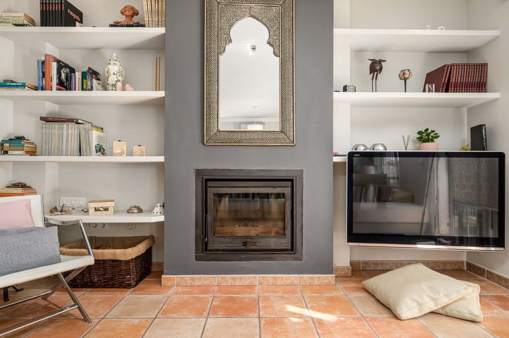 5 sypialnia Willa na sprzedaż w Torrequebrada z basenem garażem - 995 000 € (Ref: 9371771)