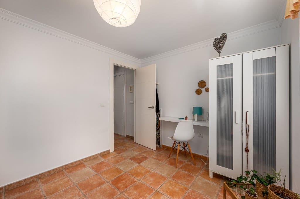 5 sypialnia Willa na sprzedaż w Torrequebrada z basenem garażem - 995 000 € (Ref: 9371771)