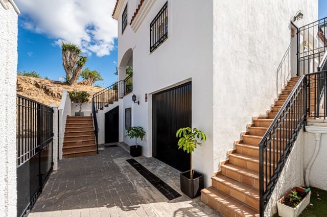 5 soverom Villa til salgs i Torrequebrada, Benalmádena med svømmebasseng garasje - € 995 000 (Ref: 9371771)