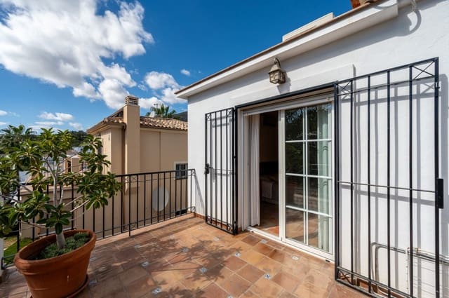 5 soverom Villa til salgs i Torrequebrada, Benalmádena med svømmebasseng garasje - € 995 000 (Ref: 9371771)