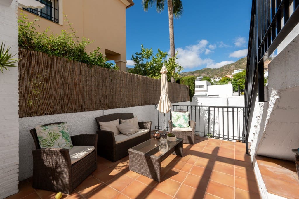 5 sypialnia Willa na sprzedaż w Torrequebrada z basenem garażem - 995 000 € (Ref: 9371771)