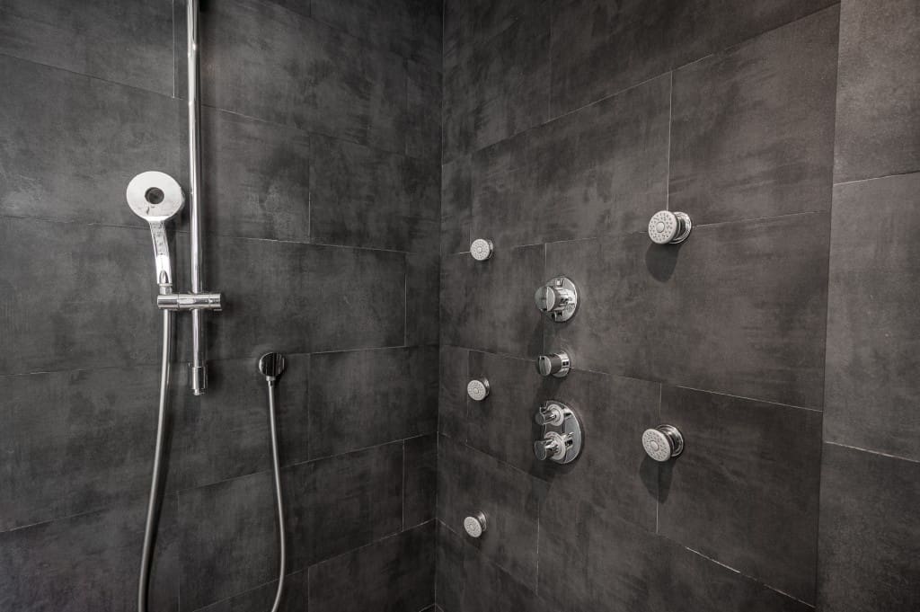 5 sypialnia Willa na sprzedaż w Torrequebrada z basenem garażem - 995 000 € (Ref: 9371771)