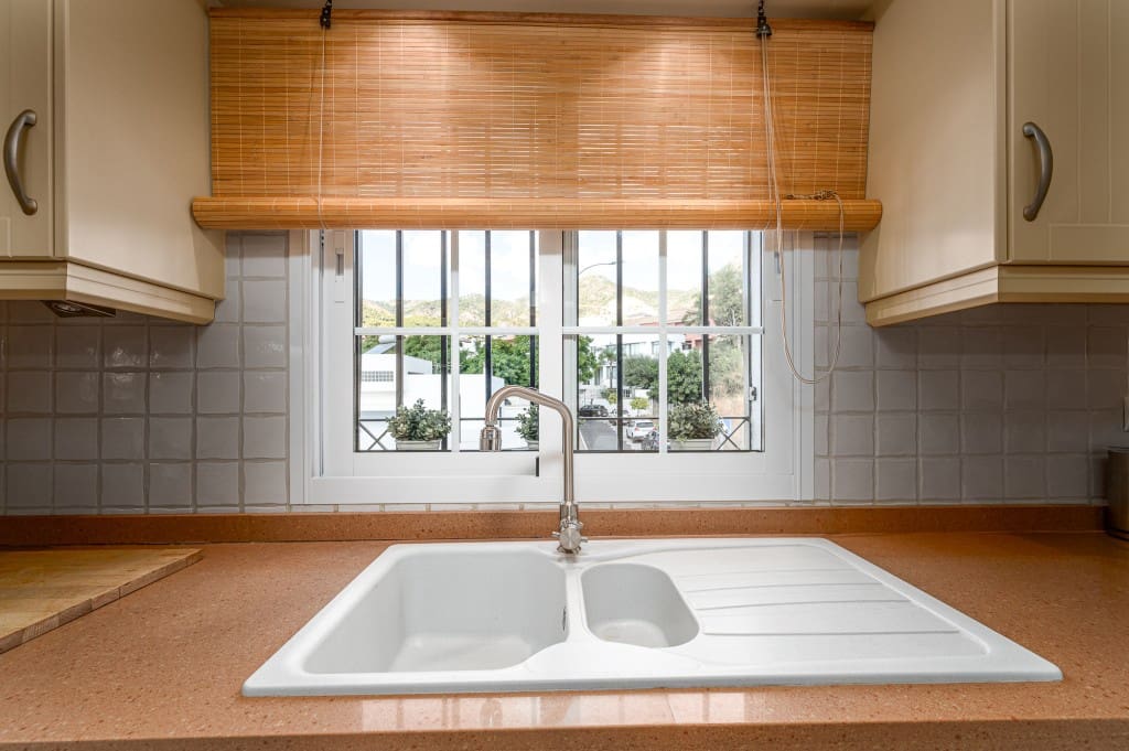 5 sypialnia Willa na sprzedaż w Torrequebrada z basenem garażem - 995 000 € (Ref: 9371771)