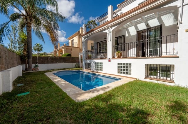 5 soverom Villa til salgs i Torrequebrada, Benalmádena med svømmebasseng garasje - € 995 000 (Ref: 9371771)