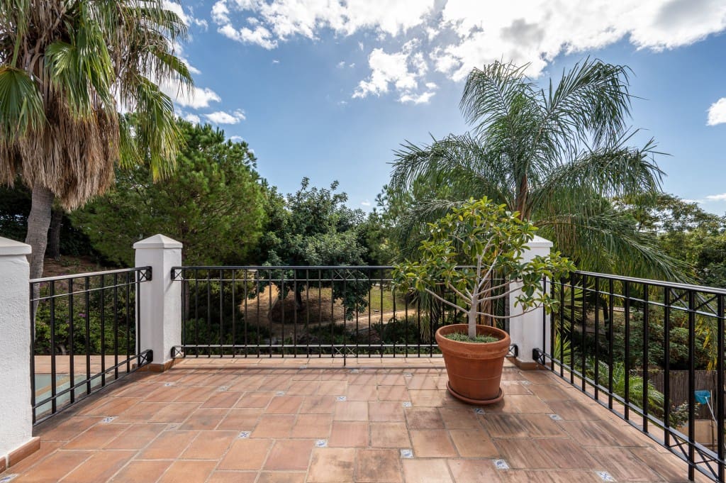 5 sypialnia Willa na sprzedaż w Torrequebrada z basenem garażem - 995 000 € (Ref: 9371771)