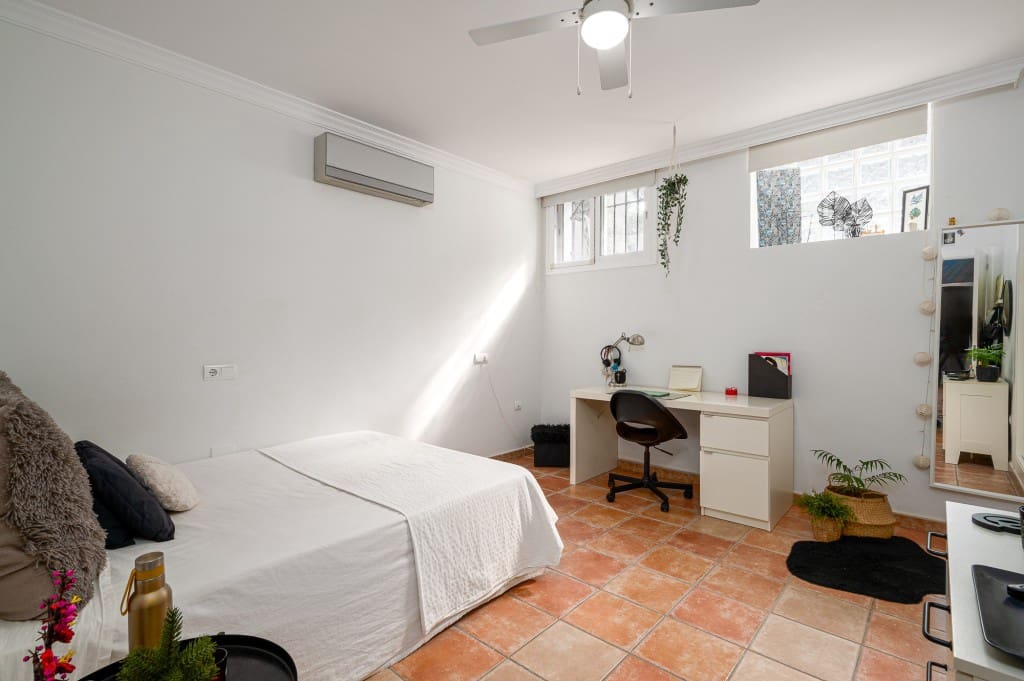 5 sypialnia Willa na sprzedaż w Torrequebrada z basenem garażem - 995 000 € (Ref: 9371771)