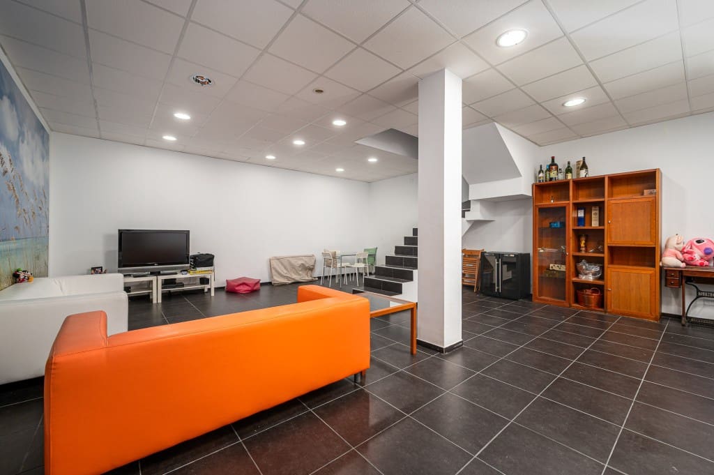 5 sypialnia Willa na sprzedaż w Torrequebrada z basenem garażem - 995 000 € (Ref: 9371771)