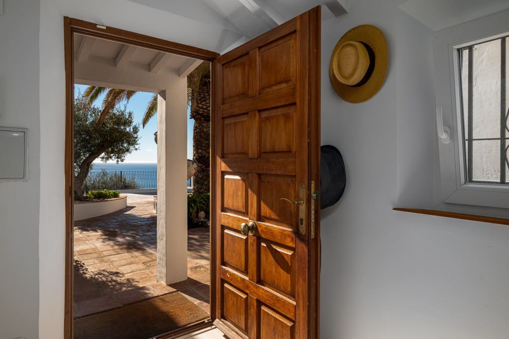 4 sypialnia Willa na sprzedaż w La Herradura z basenem garażem - 890 000 € (Ref: 9378762)